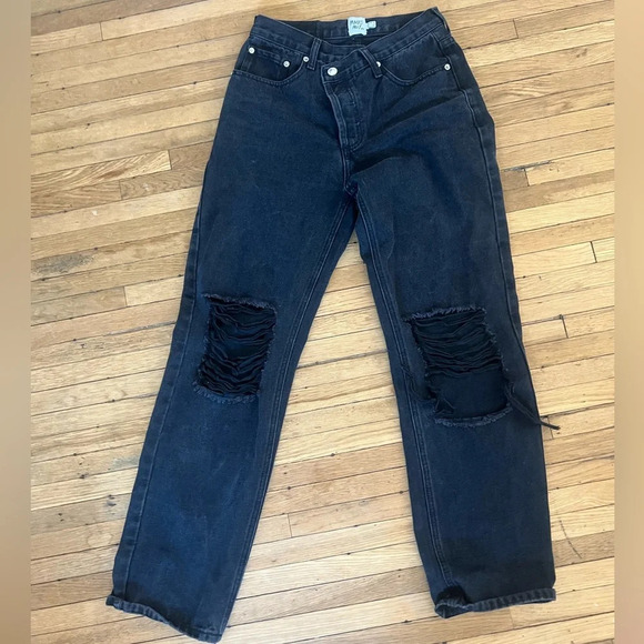 Princess Polly HOLLY ASYMMETRIC RIPPED LEG JEANS BLACK DENIM | 2 US - Picture 5 of 9